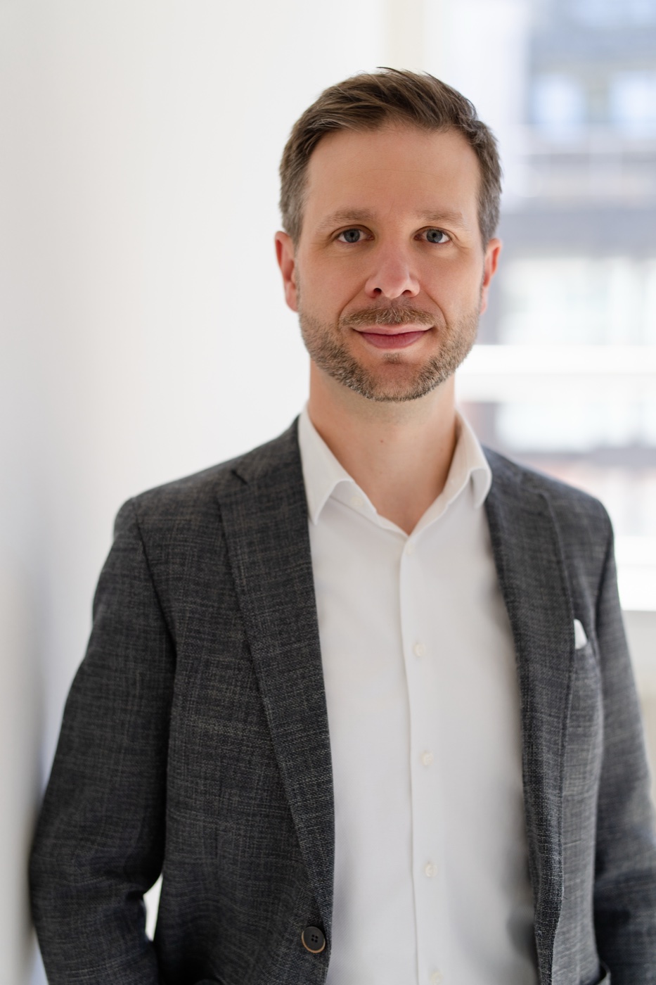 Lukas Hoffmann, Nachfolgeberater
